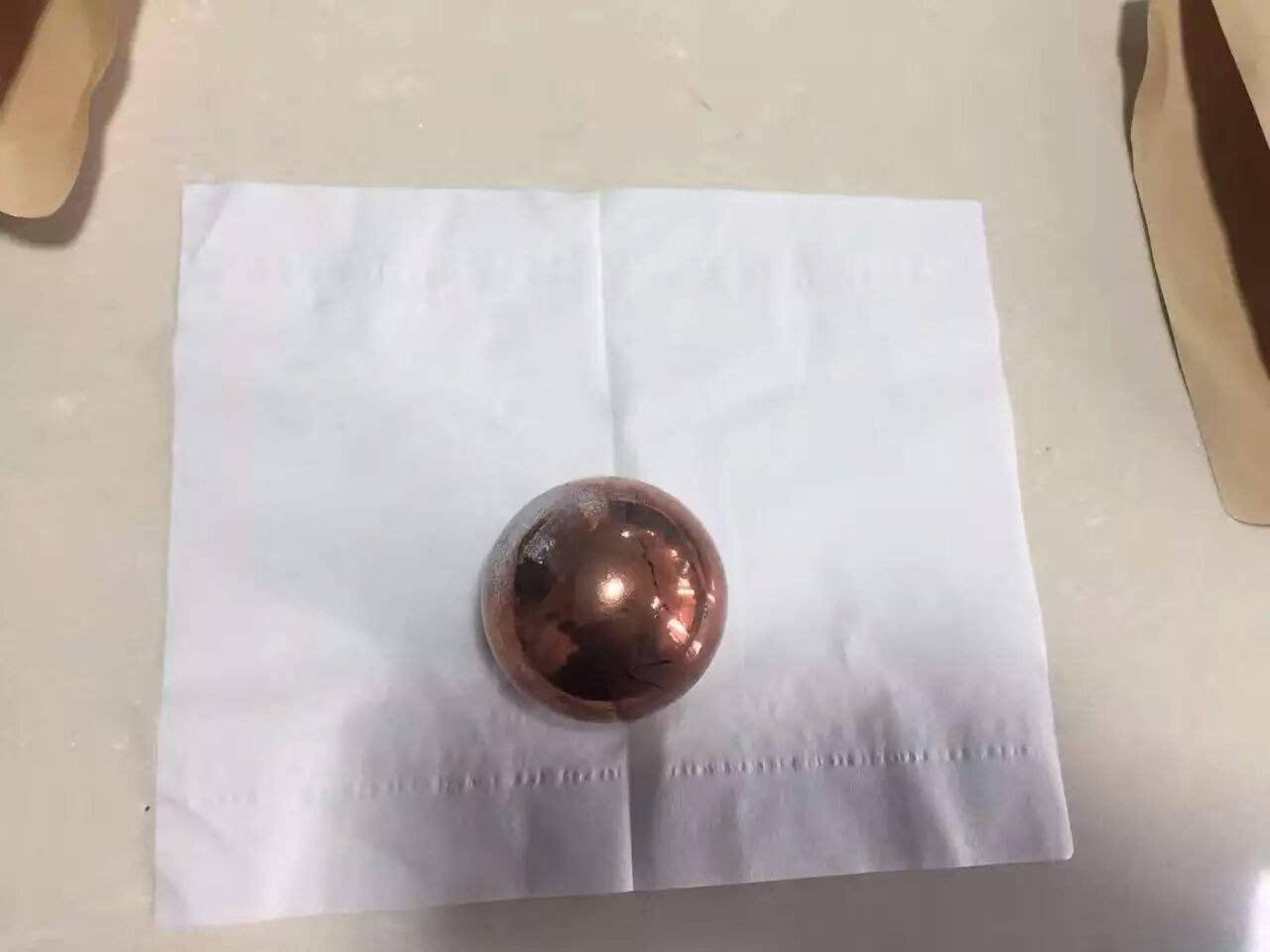 天降铁球，女婴被砸身亡