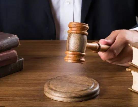 天降铁球，女婴被砸身亡法院最终判决